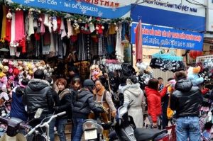 Khăn quàn tại Phố Đội Cấn