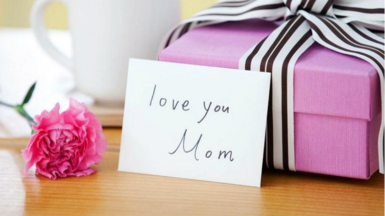 Gợi ý 10 món quà tặng mẹ cực ấn tượng và ý nghĩa